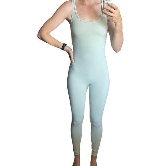 Aritzia TnaLife Shake It Jumpsuit Green XS #94460 - Picture 7 of 9